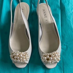 Anne Klein White beaded sling back flats Size 8.5